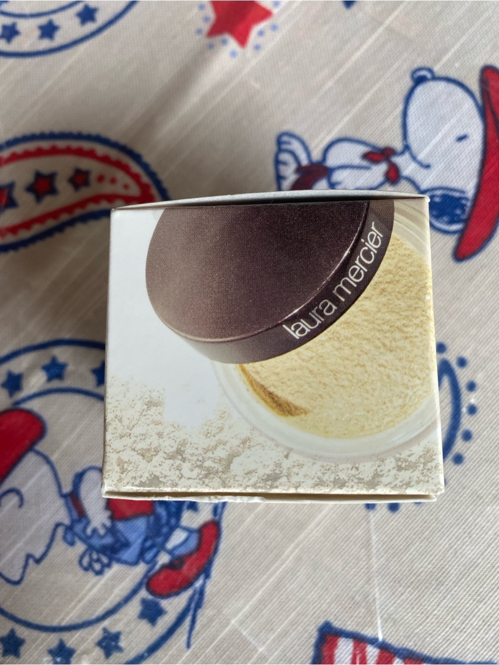 laura mercier White Powder Puff Box - Picture 5 of 6